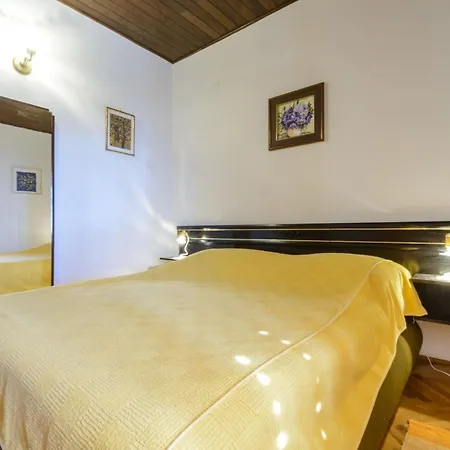 Soline - Two Bedroom With Terrace And Sea View مْليني