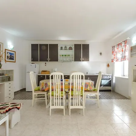 Soline - Two Bedroom With Terrace And Sea View Mlini