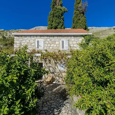 Soline - Two Bedroom With Terrace And Sea View Mlini